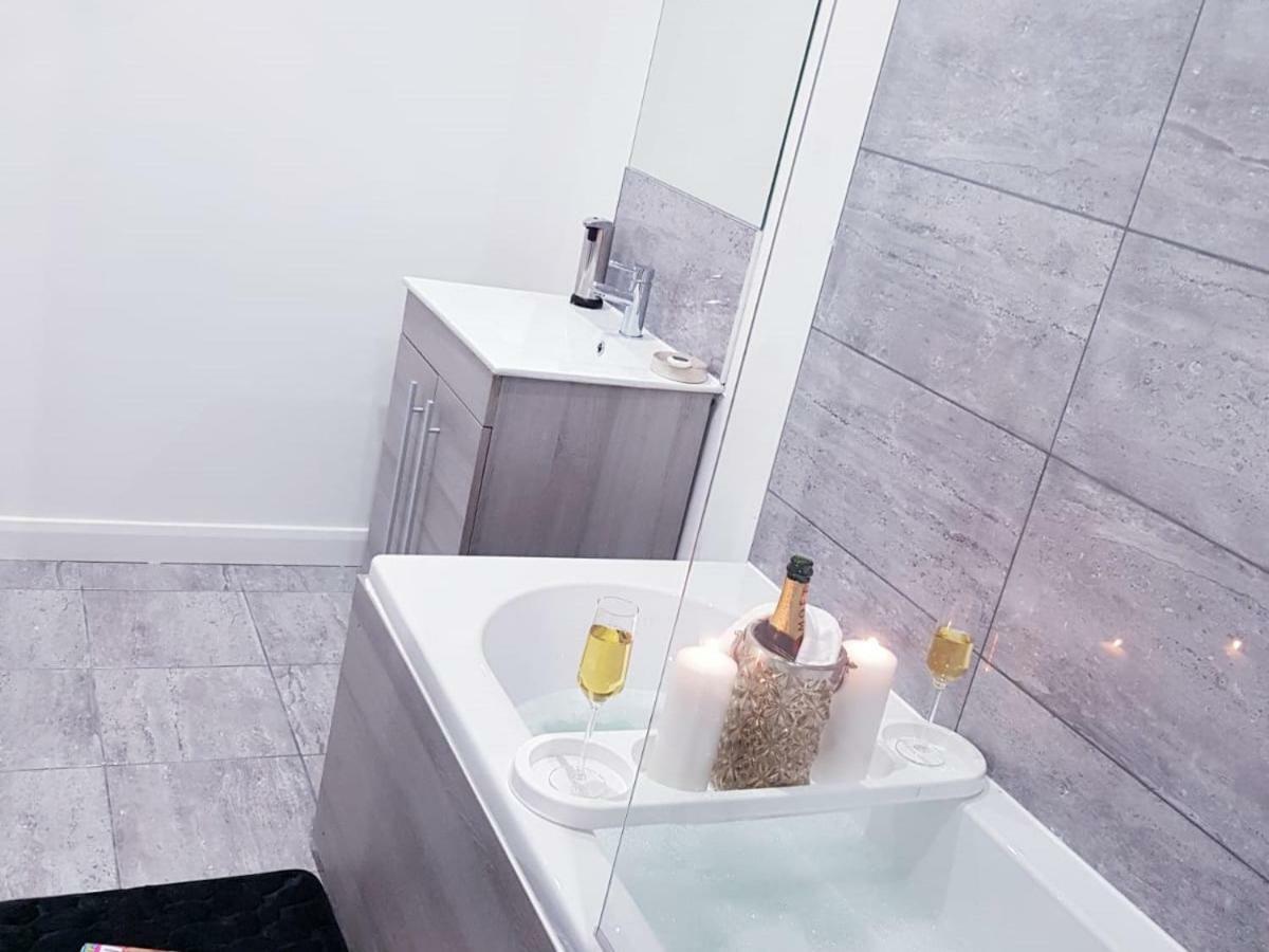Z Home Apartments Лестер Экстерьер фото