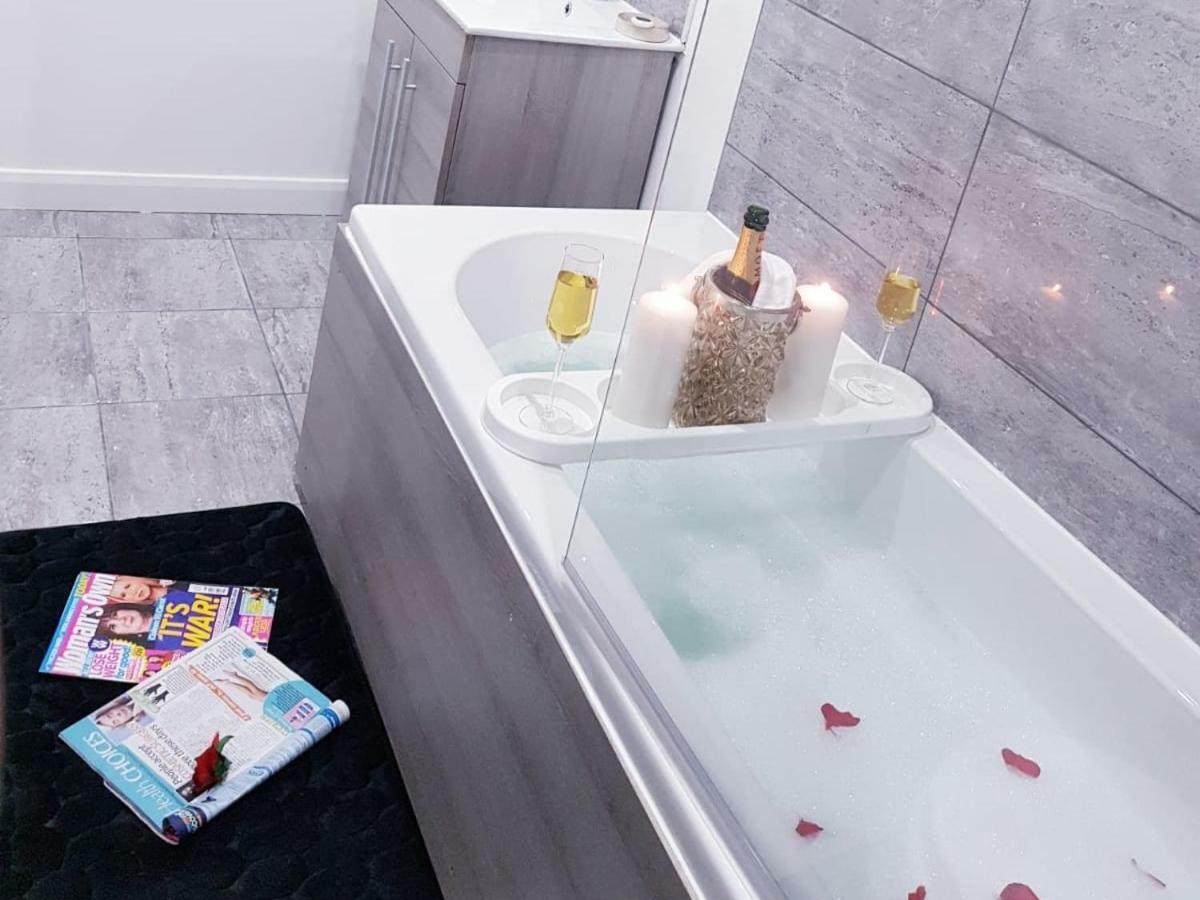 Z Home Apartments Лестер Экстерьер фото